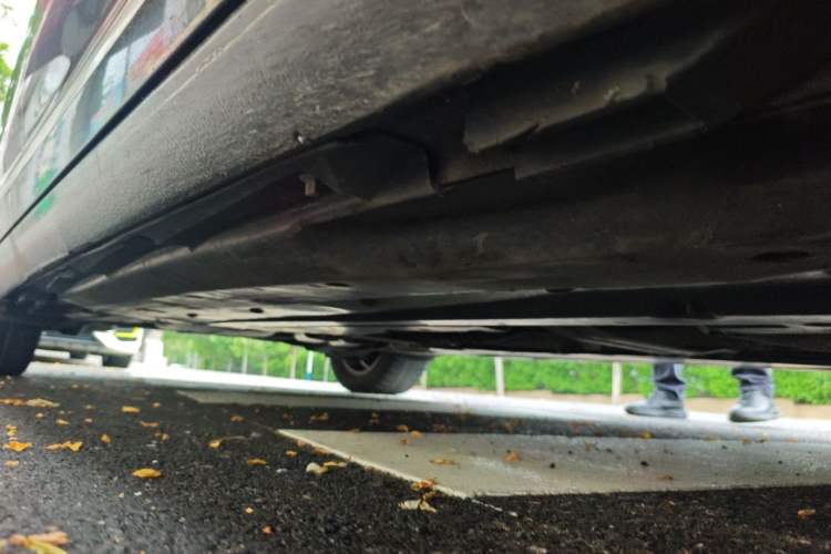 Used Audi A6L 2011 2.0 TFSI automatic Comfort trim Chassis Front Right