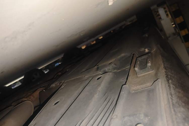 Used Audi A6L 2011 2.0 TFSI Automatic Standard Edition Chassis Rear Left