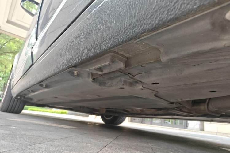 Used Audi A6L 2011 2.0 TFSI Automatic Standard Edition Chassis Rear Left