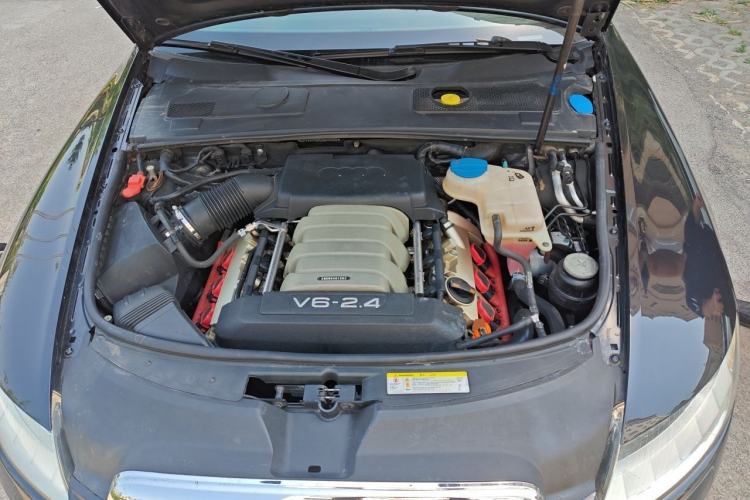 Used Audi A6L 2011 2.4L Comfort Edition Engine Bay