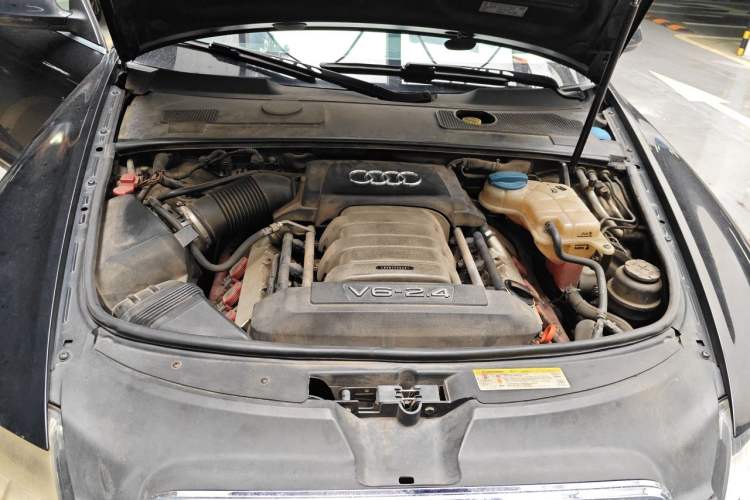 Used Audi A6L 2011 2.4L Comfort Edition Engine Bay