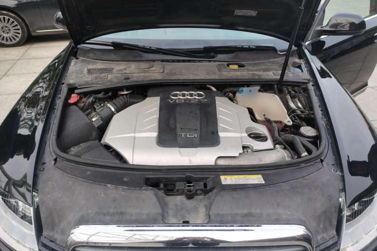 Used Audi A6L 2011 2.7 TDI Comfort Model Engine Bay