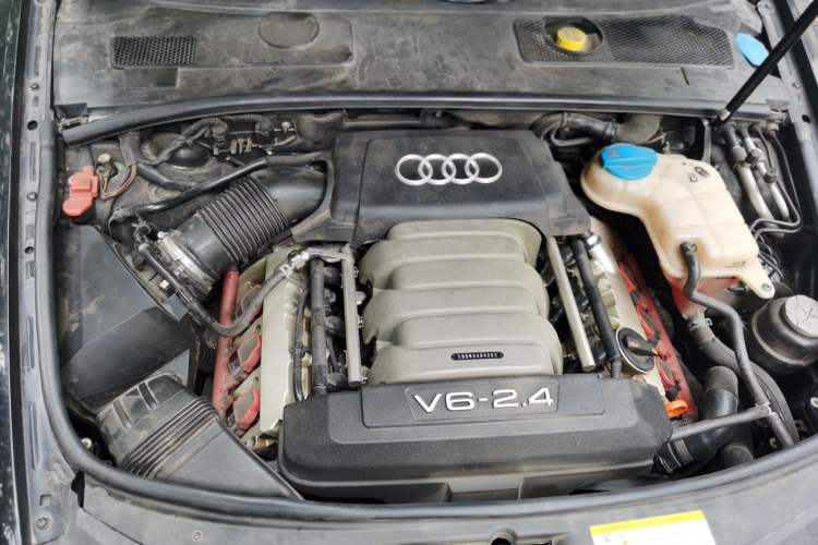 Used Audi A6L 2011 2.4L Technology Edition Engine Bay