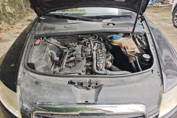 Used Audi A6L 2011 2.0 TFSI automatic Comfort trim Engine Bay