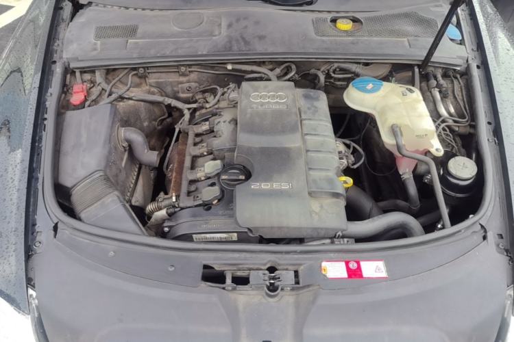 Used Audi A6L 2011 2.0 TFSI automatic Comfort trim Engine Bay