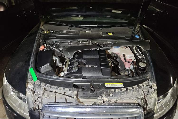 Used Audi A6L 2011 2.0 TFSI automatic Comfort trim Engine Bay