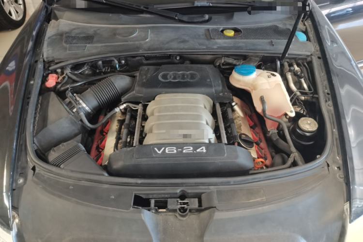 Used Audi A6L 2011 2.4L Comfort Edition Engine Bay
