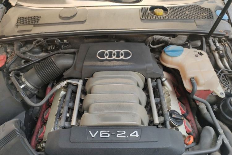 Used Audi A6L 2011 2.4L Comfort Edition Engine Bay