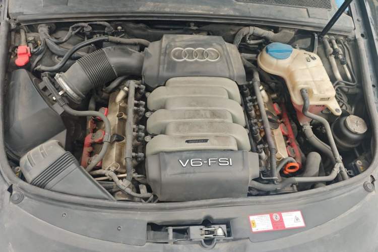 Used Audi A6L 2011 2.8 FSI Comfort Model Engine Bay