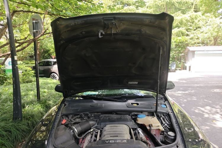 Used Audi A6L 2011 2.4L Technology Edition Engine Bay