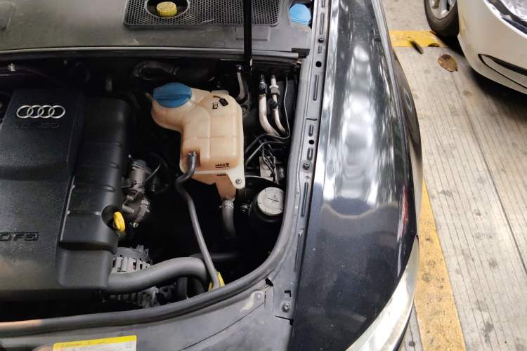 Used Audi A6L 2011 2.0 TFSI Automatic Standard Edition Engine Bay Left