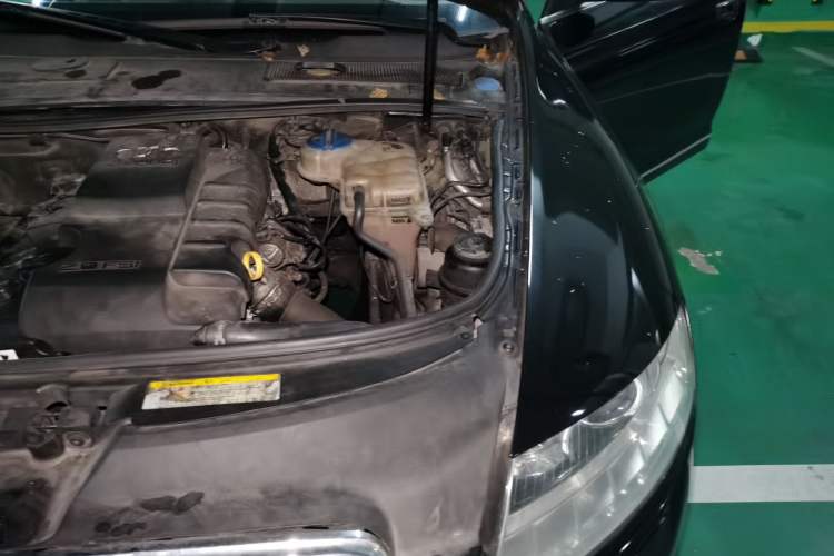 Used Audi A6L 2011 2.0 TFSI automatic Comfort trim Engine Bay Left