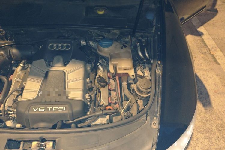 Used Audi A6L 2011 3.0 TFSI quattro Luxury Model Engine Bay Left