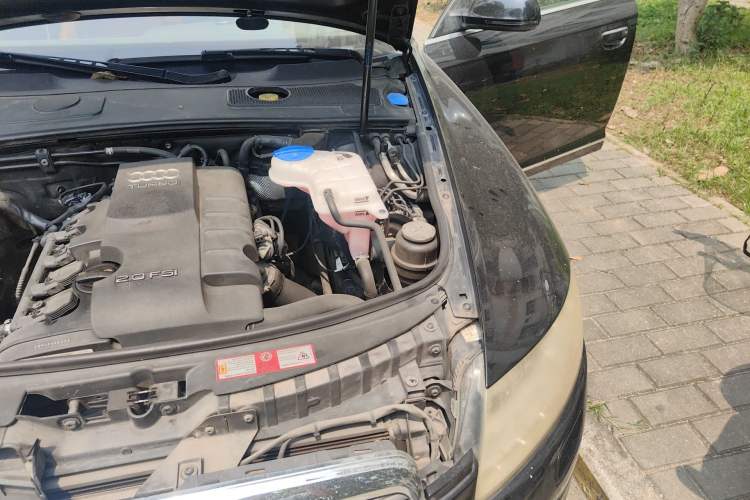 Used Audi A6L 2011 2.0 TFSI Automatic Standard Edition Engine Bay Left