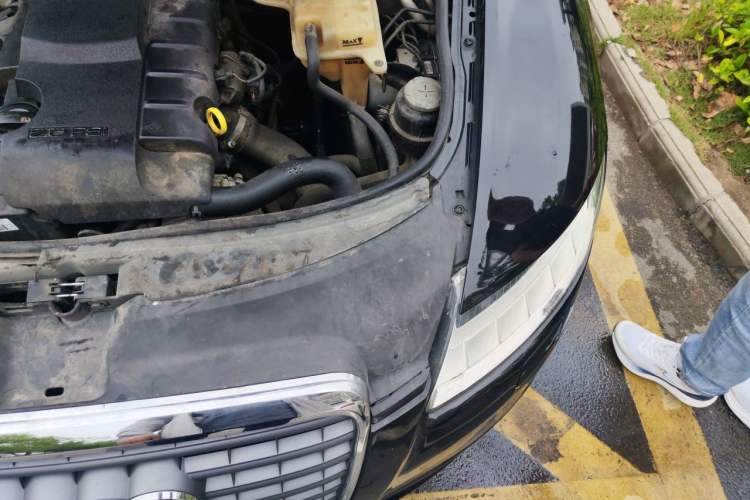 Used Audi A6L 2011 2.0 TFSI Automatic Standard Edition Engine Bay Left