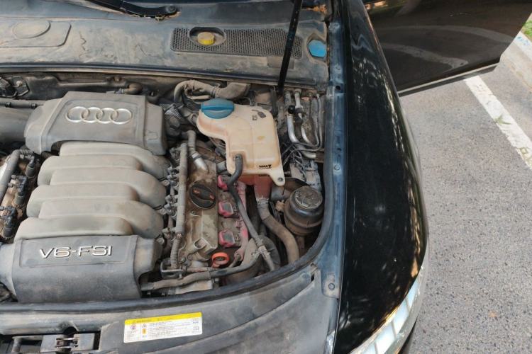 Used Audi A6L 2011 2.8 FSI Comfort Model Engine Bay Left
