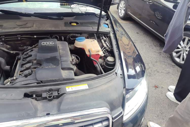 Used Audi A6L 2011 2.0 TFSI Automatic Standard Edition Engine Bay Left