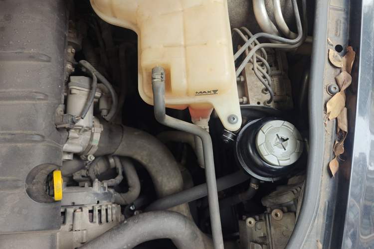 Used Audi A6L 2011 2.0 TFSI Automatic Standard Edition Engine Bay Left