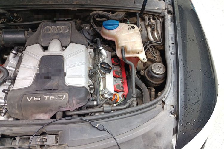 Used Audi A6L 2011 3.0 TFSI quattro Luxury Model Engine Bay Left