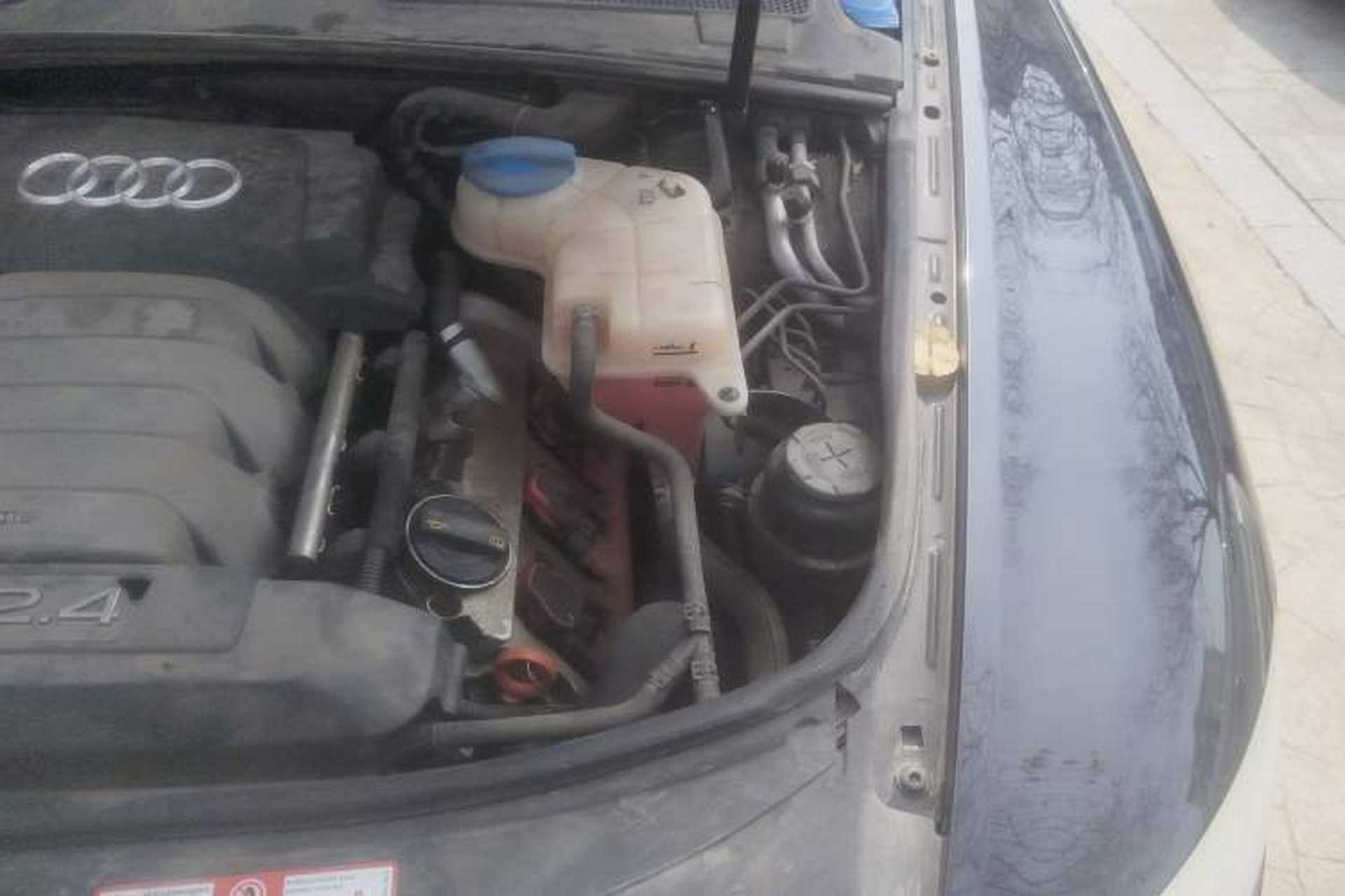 Used Audi A6L 2011 2.4L Comfort Edition Engine Bay Left