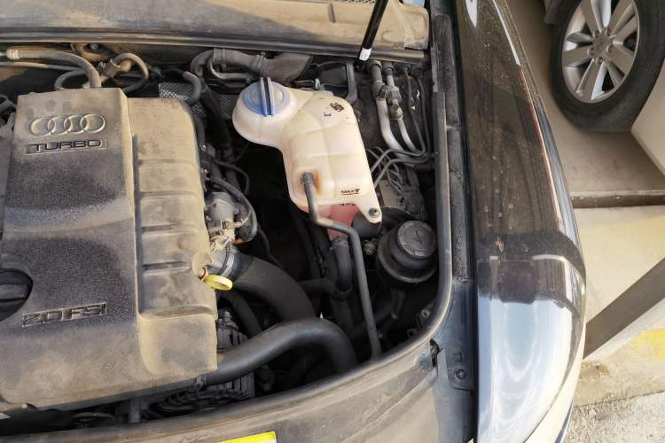 Used Audi A6L 2011 2.0 TFSI Automatic Standard Edition Engine Bay Left