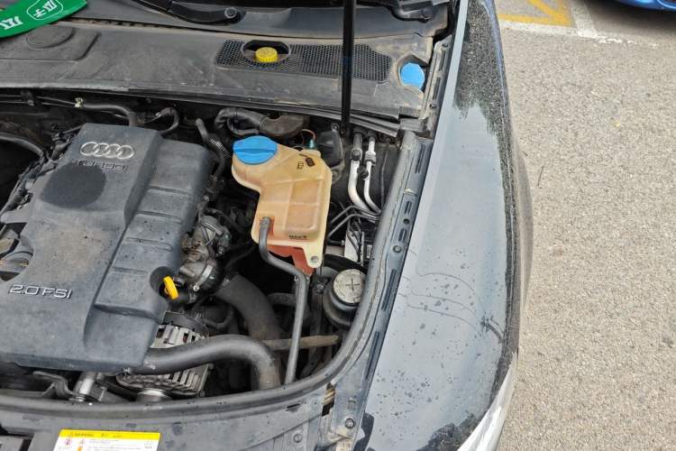 Used Audi A6L 2011 2.0 TFSI Automatic Standard Edition Engine Bay Left