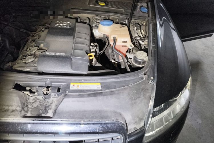 Used Audi A6L 2011 2.0 TFSI Automatic Standard Edition Engine Bay Left
