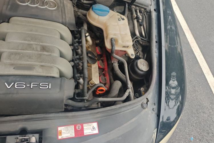 Used Audi A6L 2011 2.8 FSI Comfort Model Engine Bay Left