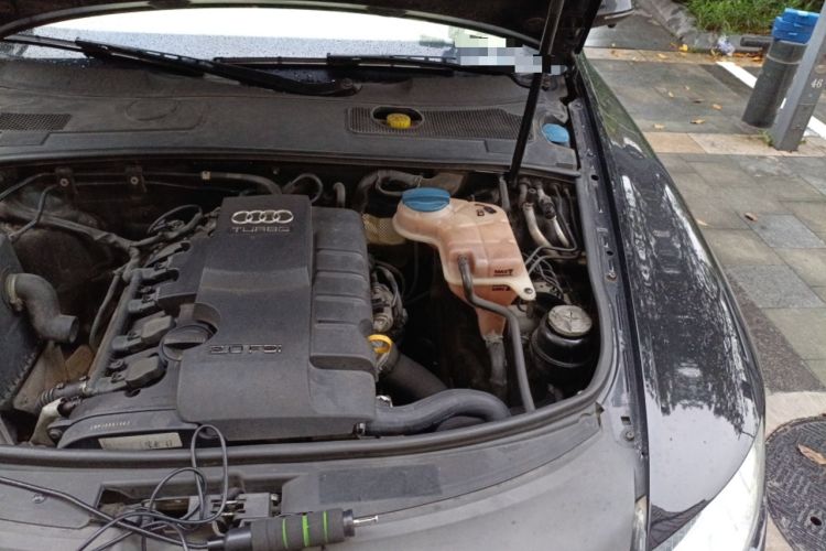 Used Audi A6L 2011 2.0 TFSI automatic Comfort trim Engine Bay Left