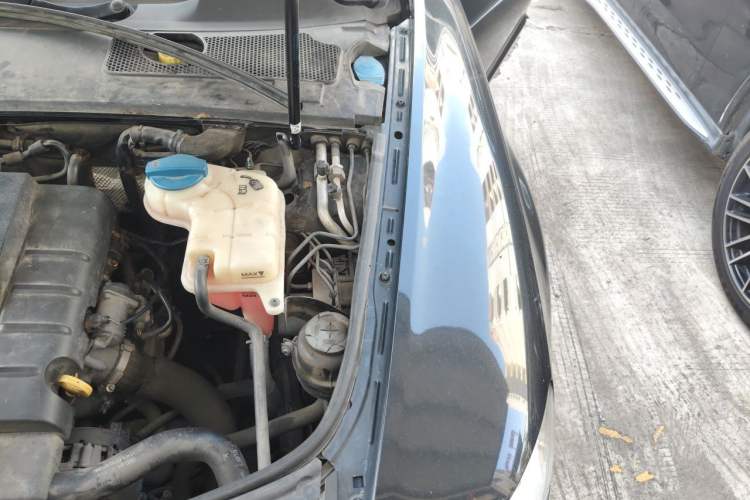 Used Audi A6L 2011 2.0 TFSI Automatic Standard Edition Engine Bay Left