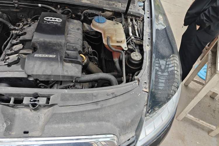 Used Audi A6L 2011 2.0 TFSI Automatic Standard Edition Engine Bay Left
