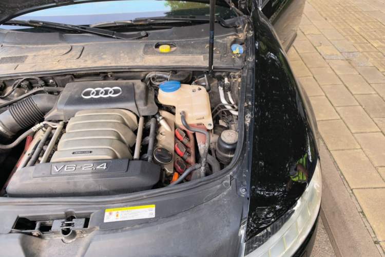 Used Audi A6L 2011 2.4L Technology Edition Engine Bay Left