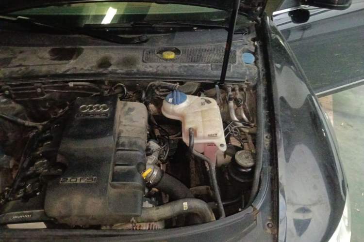 Used Audi A6L 2011 2.0 TFSI Automatic Standard Edition Engine Bay Left