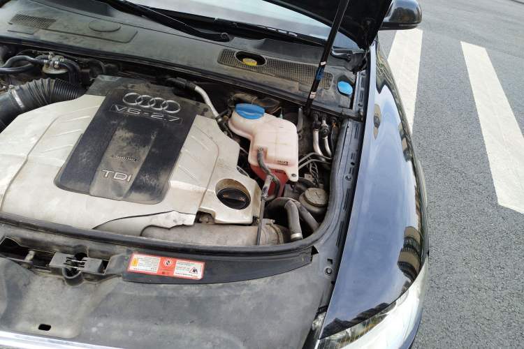 Used Audi A6L 2011 2.7 TDI Comfort Model Engine Bay Left