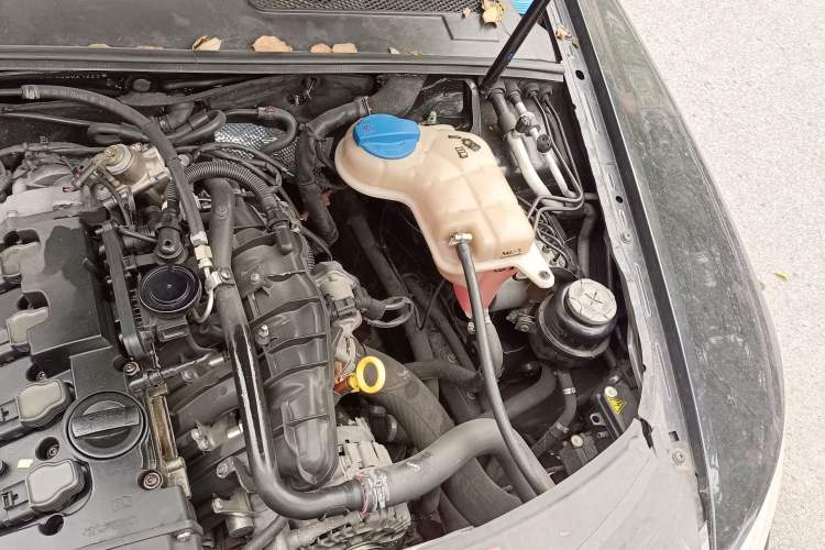 Used Audi A6L 2011 2.0 TFSI automatic Comfort trim Engine Bay Left