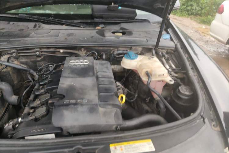 Used Audi A6L 2011 2.0 TFSI Automatic Standard Edition Engine Bay Left