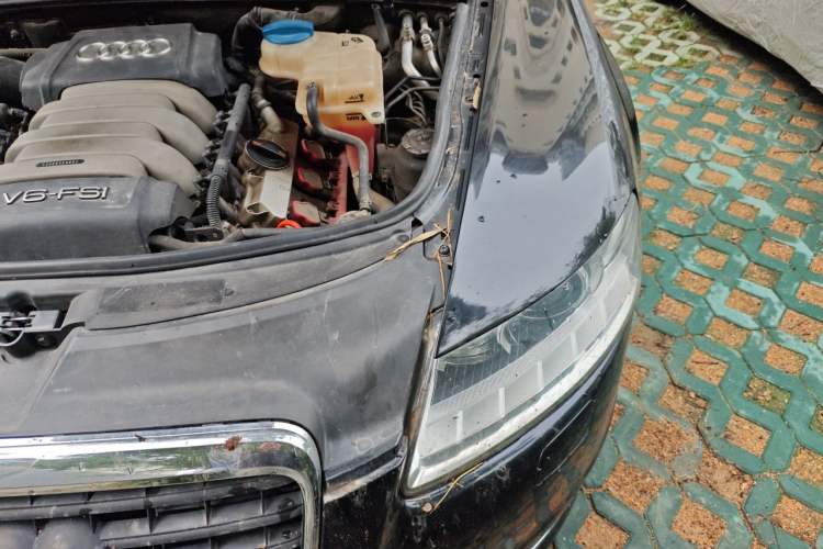Used Audi A6L 2011 2.8 FSI Comfort Model Engine Bay Left