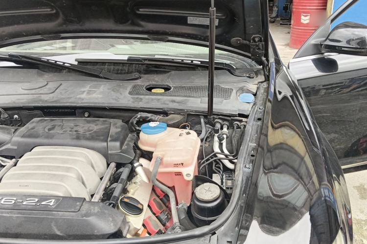 Used Audi A6L 2011 2.4L Comfort Edition Engine Bay Left