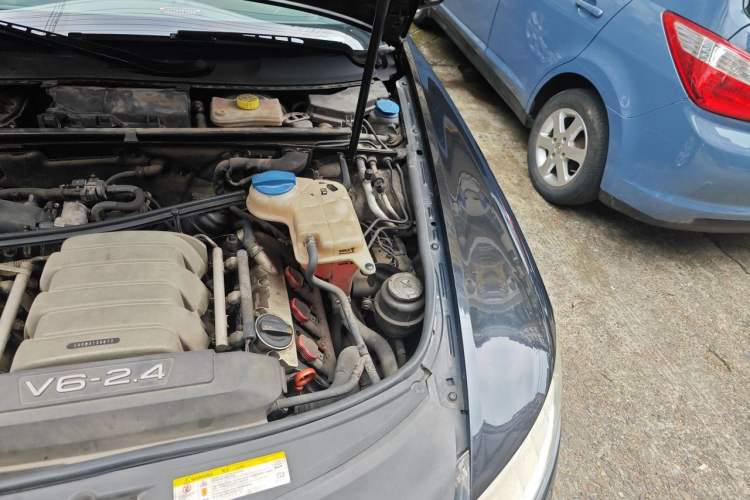 Used Audi A6L 2011 2.4L Comfort Edition Engine Bay Left