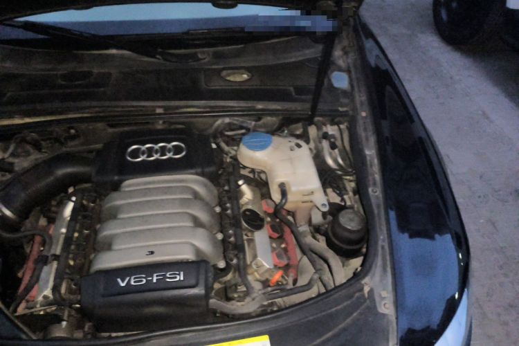 Used Audi A6L 2011 2.8 FSI Luxury Model Engine Bay Left