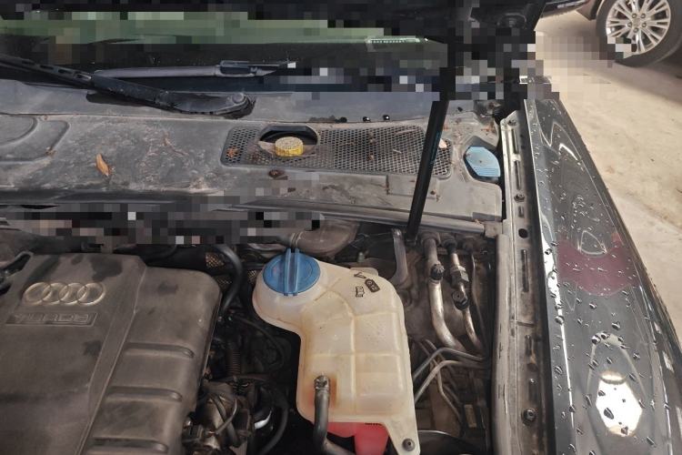 Used Audi A6L 2011 2.0 TFSI Automatic Standard Edition Engine Bay Left