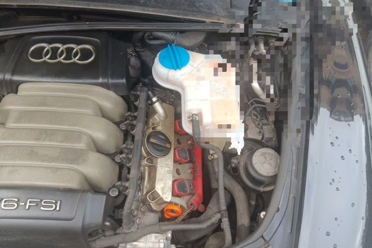 Used Audi A6L 2011 2.8 FSI Comfort Model Engine Bay Left