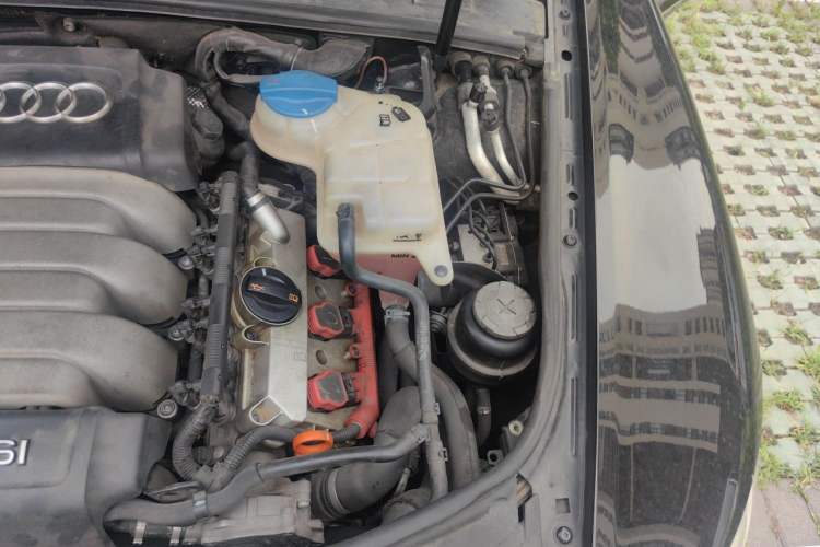Used Audi A6L 2011 2.8 FSI Comfort Model Engine Bay Left