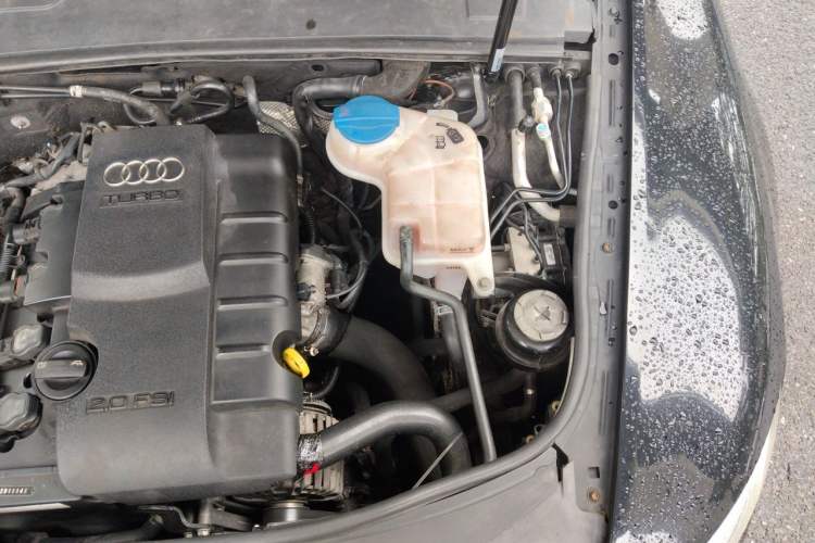 Used Audi A6L 2011 2.0 TFSI Automatic Standard Edition Engine Bay Left