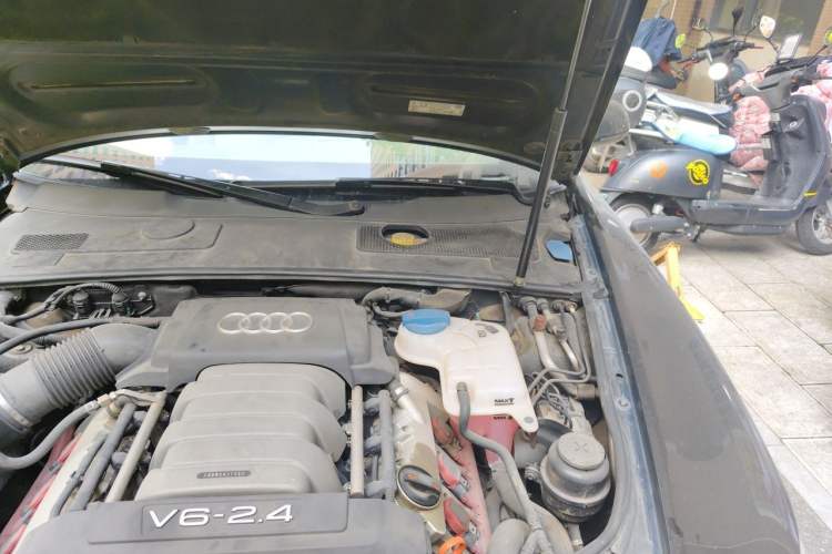 Used Audi A6L 2011 2.4L Technology Edition Engine Bay Left