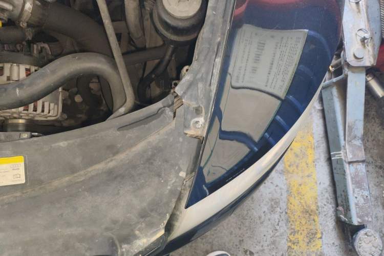 Used Audi A6L 2011 2.0 TFSI Automatic Standard Edition Engine Bay Left