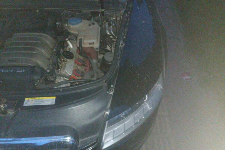 Used Audi A6L 2011 2.8 FSI Comfort Model Engine Bay Left