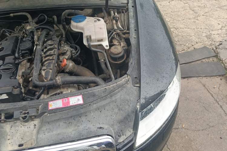 Used Audi A6L 2011 2.0 TFSI Automatic Standard Edition Engine Bay Left
