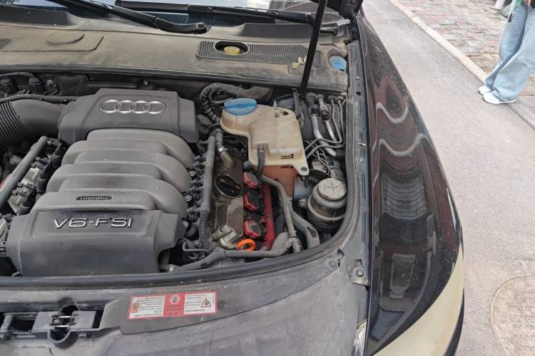 Used Audi A6L 2011 2.8 FSI Luxury Model Engine Bay Left