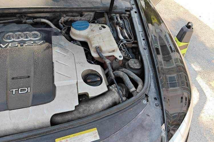 Used Audi A6L 2011 2.7 TDI Comfort Model Engine Bay Left